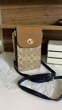 اكسسوار شخصي • أي قطعة