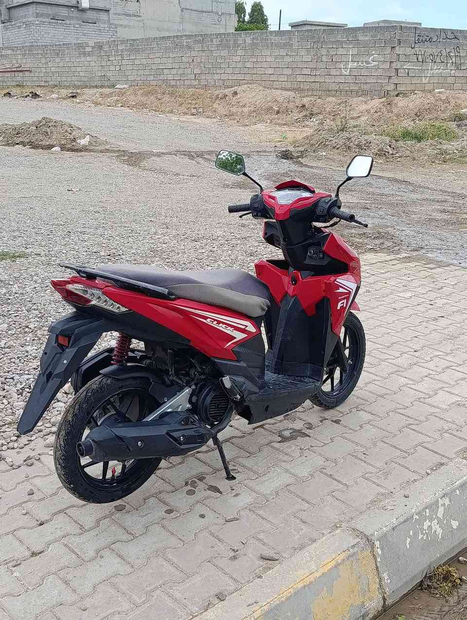 للبيع فقط
هوندا 
مكفولة 
سعر 680 وبي مجال 
***********
