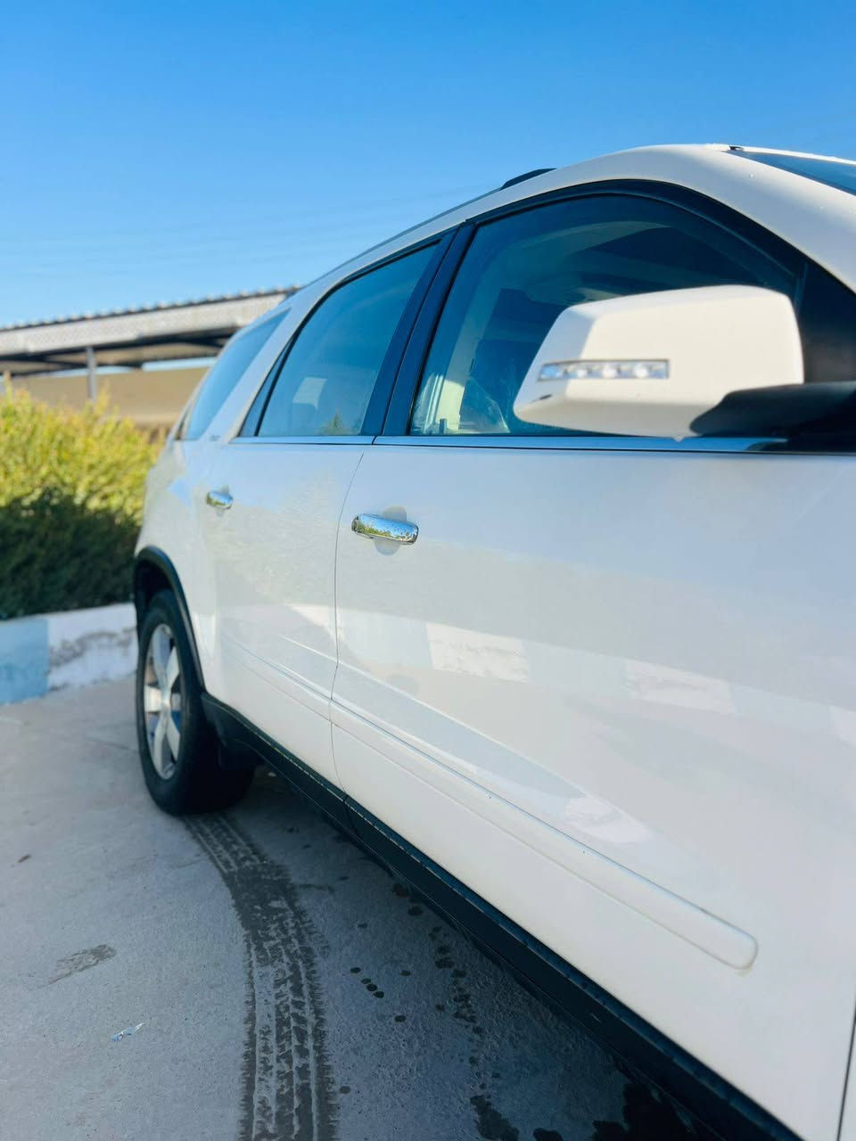 السلام عليكم اخوان سيارة جمسي فول مواصفات موديل 13 أدوات بدون كص
بانوراما 
تحكم ستيرن
تشغيل عن بعد 
7راكب مدوشمه كامل 
داخل لون بيجي 
مثبت سرعة 
تحديد مسار 
صدر تايرات كلهه جديده 
كير محرك شرط
شفتات كير
محرك 3.6 (6سلندر)
شاشا +كامره+جي بي اس 
صندوك شفط 
السعر المطلوب 60وبيه مجال مكان السيارة الشرقاط 

*********** مراوس أوباما جارجر فقط تحياتي لكم
