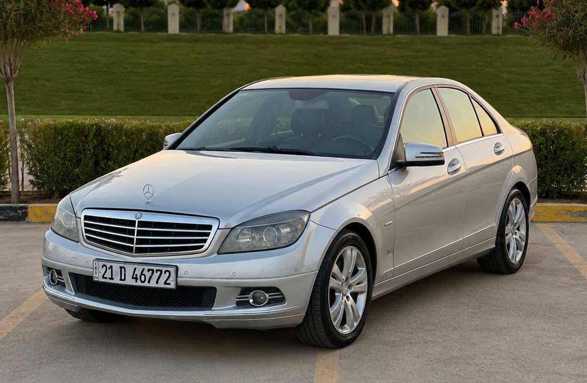 Mercedes benz C300  V6
موديل ٢٠١٠ 
محرك ٦ سلندر ممفتوح بشرط
مكان سيارة سليمانية 
**********************
سعر مطلوب ١١٩ ورقة مجال

للبيع فقط   
**************
سيارة بی جاملغ خلفي  صبغ
بدون ضربة 
و شبر جوه  بالباب سكن امامي 

مواصفات سيارة
****************
كشنات جلد
كشنات كهرياء 
مرايا شفط
شاشة متحرك
ستيرن تحكم 
و بعد مواصفات معروفة
***************
رقم فحص و هزة جديدة
گیر و محرك و تبريد و حدادية بشرط
 مسيرفسة كاملة و تخم تاير جديد

مكان سيارة سليمانية 

*********** السليمانية, العراق
