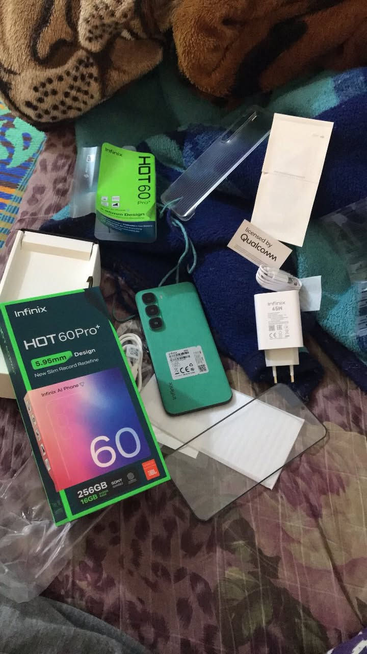 سلام عليكم جهاز انفنكس هوت60 برو بلس ذاكرة 256 رامات الذاكرة العشوائية 16 گيگا بايت
المعالج ميديا تيك helio G200 قوي لمحبين الألعاب
الشاشة من نوع AMOLED بتردد 144 هيرتز 
بطارية5160 ملي امبير مع شحن سريع 45w ميگا واط
مستخدم اربع ايام فقط السعر270 ألف وبي مجال للأستفسار ***********
