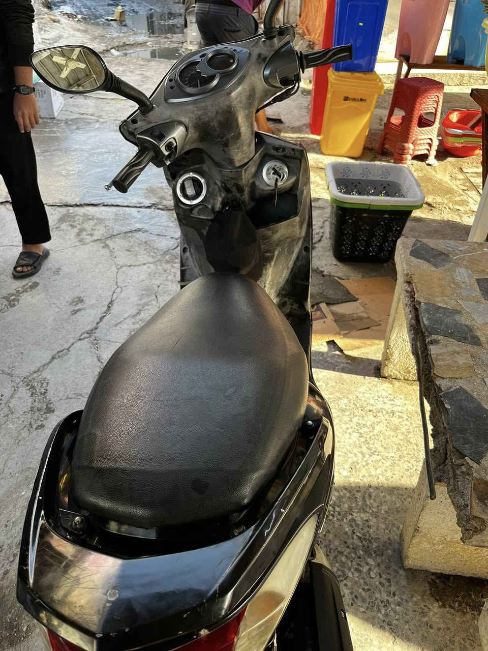 السلام عليكم سكنس فحل قبق نفخ ياباني مكينه ناعمه خير من الله كل شغال اي نقص مابيه الدراجه وبالعافيه عل ياخذهه 
العنوان بغداد الشعب 
السعر 775 وبيه مجال
رقم الهاتف ***********
