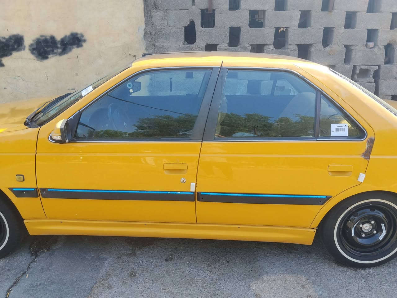 سلام عليكم بيجو بارص البيع موديل 2015 وتفاصيل باقي ***********
