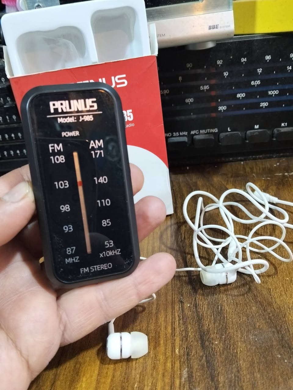 راديو جيب صغير الحجم ستريو
موجات الراديو FM AM 
يعمل باتري ريمونت عدد 2 
جهاز جديد بالكارتون مع سماعة الأذن 
السعر 20 الف مع التواصل 
للحجز المراسله على الخاص


**إذا كنت صاحب هذا الإعلان وتريد حذفه لأي سبب، رجاءا أرسل رسالة إلى الدعم الفني**