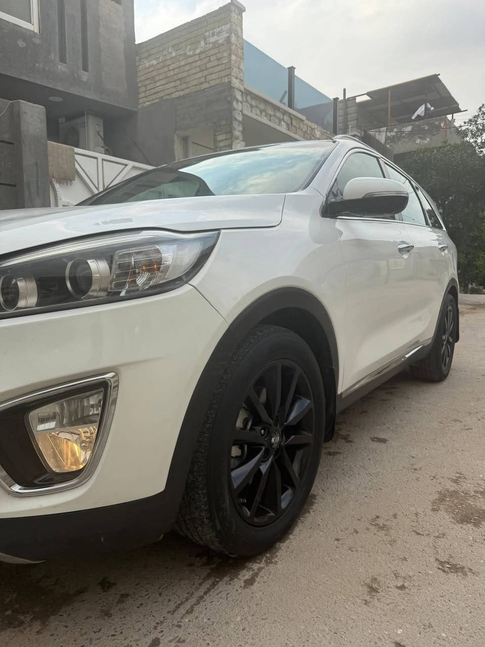 سورنتو خليجي 2016 ماشيه 166 سياره نضيفه وخير من الله صدر محرك وكير فول نشاط رقم بغداد بسمي  مكانها بغداد الدوره بدون فتحه بصمهه
7راكب
3قطع تبريد
شاسه 
مري شفط
اشاير مري
كشن كهرباء
جام اوتو
كامره حساسات
كشنات جلد
تحكم ستيرن
بردات
ABS
نضام ترحيب....
معروفه مواصفات الخليجي
السعر 185وبيها مجال بسيط للشرار
للاستفسار:-***********
