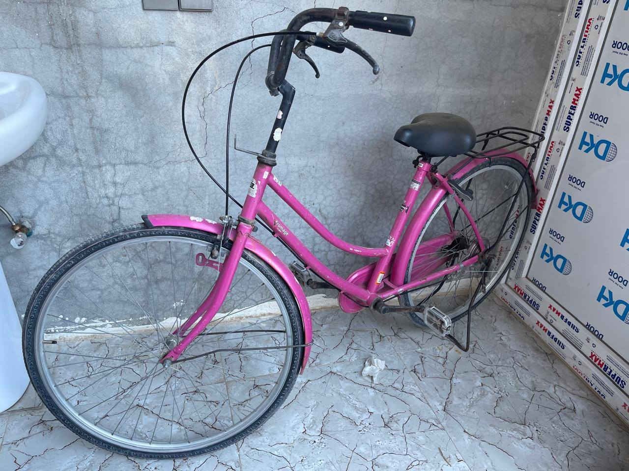 سلام عليكم باسيكل بناتي ياباني اصلي كله بلاد للبيع حجم ٢٦
السعر ٦٥ وبي مجال
. ***********
