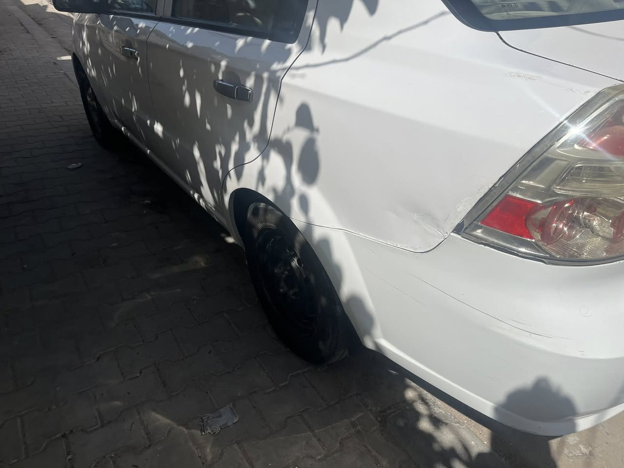 السلام عليكم افيو كير عادي 2011  رقم نجف دولي ب65 مكاني نجف  ***********
