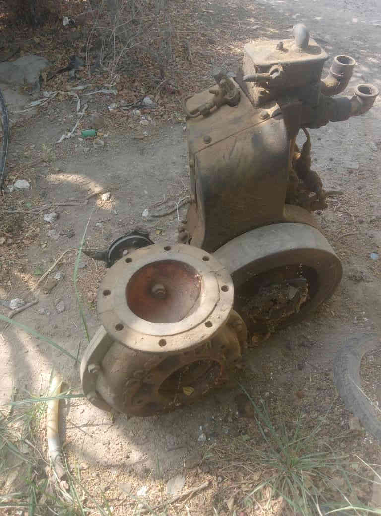 سلام عليكم اخوان يوجد ماطور ابو العشره تبريد هوه جاهز بس القاعدة مال الشاصي خربانه خنزيره خير من الله وياه هوز ابو السته 7متر  وياه مذب ومصفي جاهز السعر 275الف قفل المكان ذي قار الغراف ال سهلان رقم المبايل ***********
