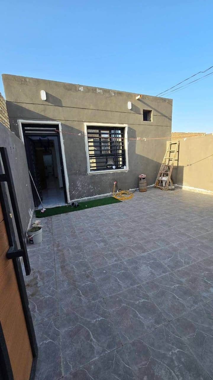 📑 زراعي سند 25 مرقم تمليك
🏡 بيت للبيع – الديوانية / حي الأمين
📍 شارع الطاقة الكهربائية – مقابل حسينية سفينة النجاة

▪️ المساحة 125 متر
▪️ بناء جديد 2026
▪️ طابوك مع اعكادة
▪️ سيراميك كامل
▪️ غرفة نوم + صالة + مطبخ
▪️ صحيات داخل وخارج
▪️ واجهة 6 متر
▪️ فول وجاهز للسكن

✅ كافة الخدمات متوفرة:
تبليط – ماء – مجاري – كهرباء – انترنيت ضوئي – زراعي

💰 السعر مناسب جداً

📞 للاستفسار: ***********
🏢 مكتب الهرم للعقار
📍 حي الأمين – مقابل حسينية سفينة النجاة

بيت مرتب وموقع مميز يصلح للسكن والاستثمار ✨

