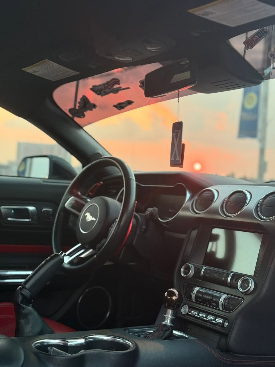 اللهم صلي ؏ـلى محمد وال محمد
متوفر موستنج 10 نمر Gt 2020 
نسخه الخمسينيه السياره فول واحد على واحد بريميوم اكتف اكزوز عدادت دجتيل وبعد سياره فول 
سياره عليه X بايب وبرمجة سيفتي 
حادث من امريكي شبر بارد بالجاملغ جهة السايق وايرباك جهة سكن صوره الحادث بالمنشور ماشيه سياره 29 الف ميل سياره خير من الله وتونس ومن انضف السيارات الي بموديله رقم سليمانيه 
السعر 265 وبيه مجال للطيبين 
مكان السياره بغداد شارع فلسطين و زيونه 
للتواصل رقم صاحب السياره
***********
