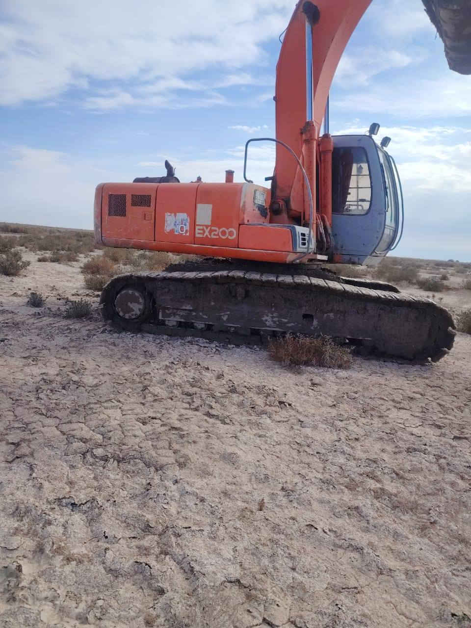 حفاره فايف للبيع موديل 2000 الرقم (قادسية)
جاهزه للعمل 
مابيها اي نقص 
رقم صاحب الحفاره للاستفسار الاتصال على الرقم   ***********
