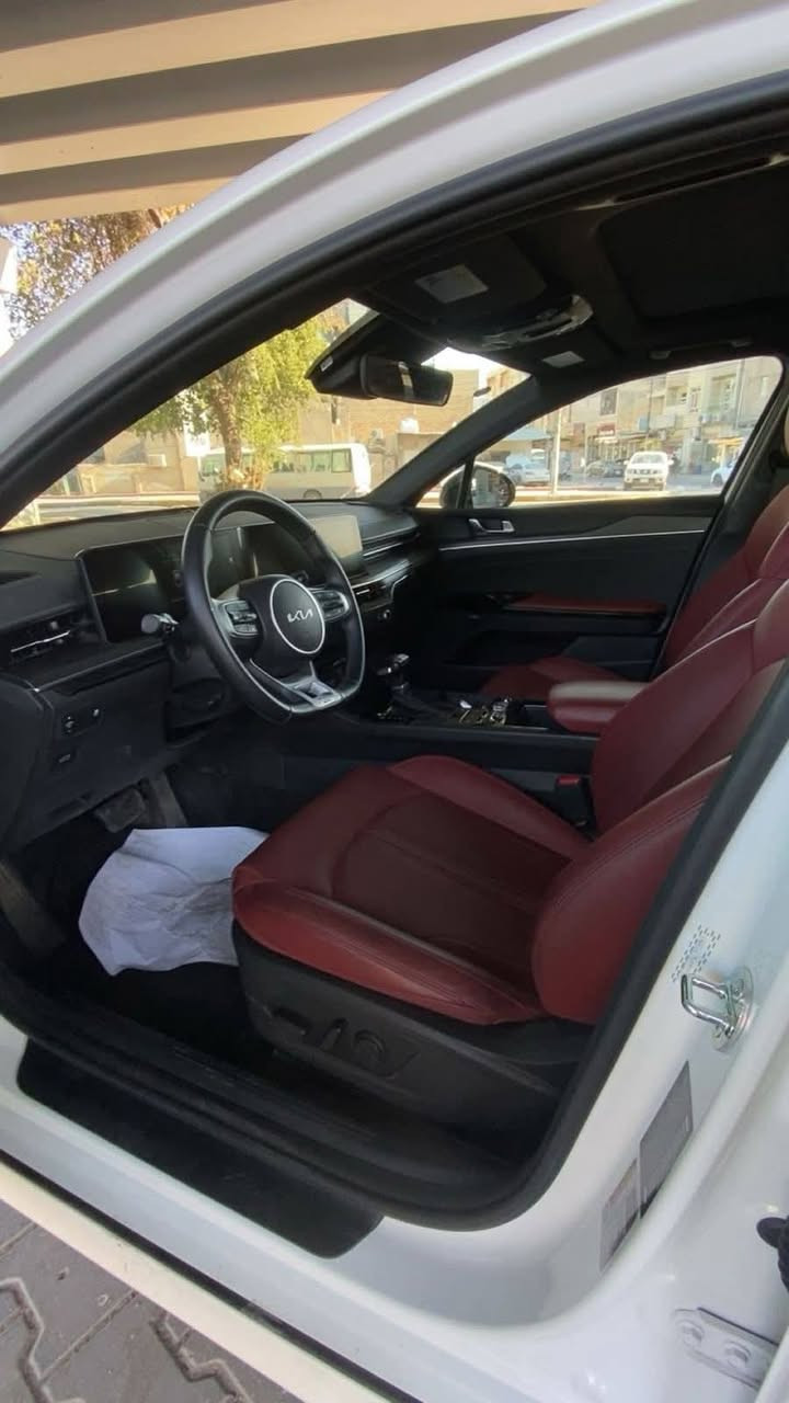 السلام عليكم
للبيع كيا K5 وارد امريكي موديل 2025
ماشيه 10190mi حادث جاملغ خلفي وبنيد جاملغ امامي بدون شواصي ولا لغود جاهزه ومابيها اي نقص 
السياره فول مواصفات 
داخل احمر 
وبصمه 
رادارات 
مكينه 2500
صور 
الحادث موجوده ويه الصور السعر المطلوب 100 وبيها مجال لشراي 
علي ***********
***********
