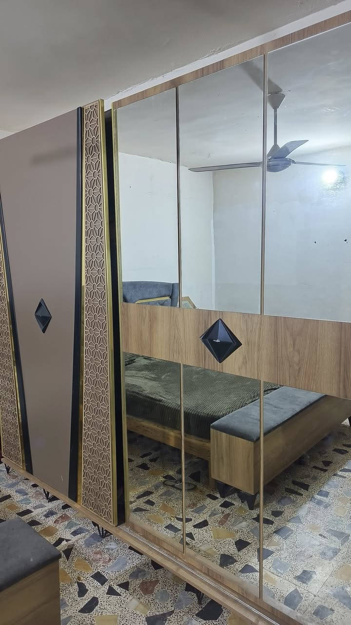 غرفه تركيا  9 قطع نضافه عاليه حيل من هاي القويه مو السوكيه ماخذينها غاليه نريدها ب  650  بيها مجال بغداد البلديات الصحفيين  ***********
