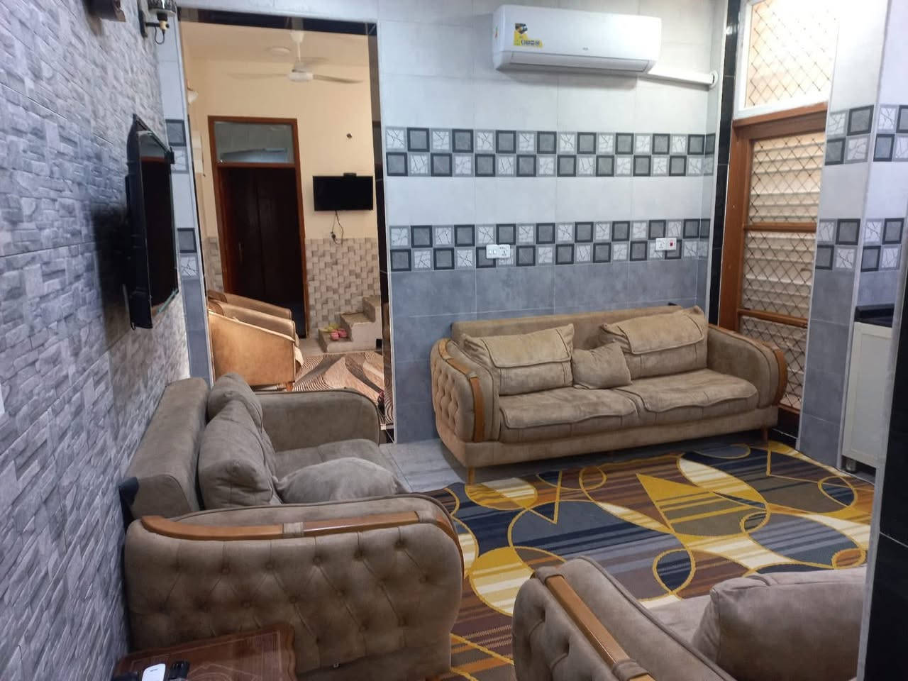 🛑 دار سكني  للبيع 🛑
المنطقة :  الإسكان 🚩
اقرب نقطه داله : خلف معهد الفني 

المساحه :  120✅  مطلوب مبادره ٦٧مليون 
      

التفاصيل :  بناء حديث كونكريت مسلح
غرفه نوم وصاله ومطبخ وصحيات وستقبال ومنور 
     
للاستفسار 
     مراجعة مكتب رسول الوزني للعقار  
الديوانية . حي الصدر الاول.شارع اسواق طيبة
 للمعلومات ولمزيد من التفاصيل ⬇️
       مراسلة الصفحة  
      او الاتصال 

***********
