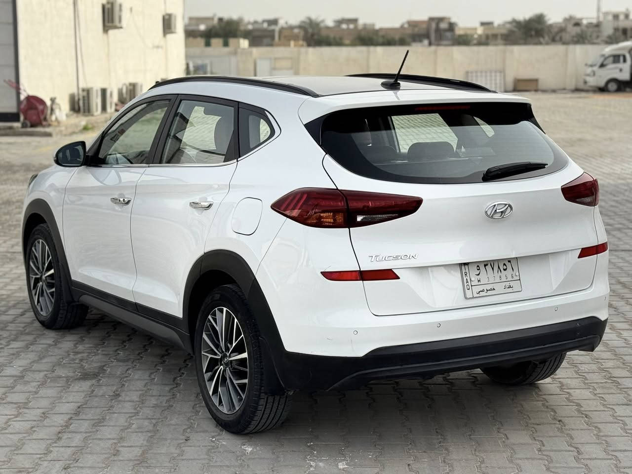 السلام عليكم . توكسان موديل 2019 فول مواصفات الكاصد بيهة صبغ باب السايق فقط رش بدون معجون وبدون ضربة اثر النانو شلتة وانشلع شوية من الصبغ وصبغتة فقط وشرط الفحص مواصفات بصمة بانوراما كراسي كهرباء شاشة كامرا اصلية كشنات جلد 5 عدسات حساس امامي خلفي كير مكينة على وضع الشركة اخوان سيارة جدا جديدة وكلشي مناقصهة وبالخير التصير من نصيبة السعر 190 وبيهة مجال بسيط مكاني بغداد العامرية ***********
