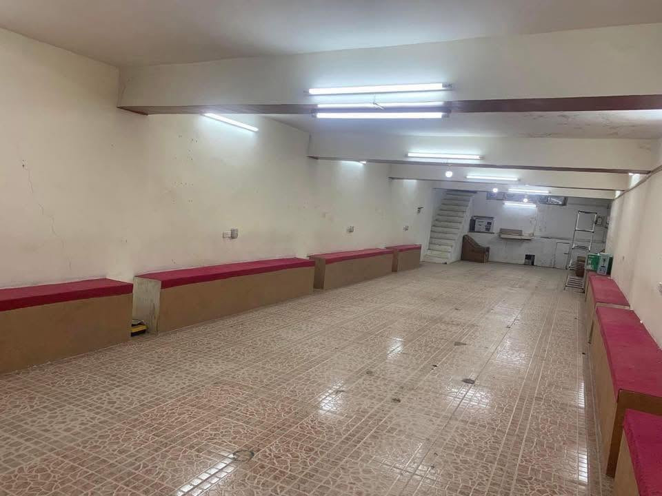 سرداب للایجار في سوق جمهوریة مکان تجاري مساحة ١٥٠م
***********
