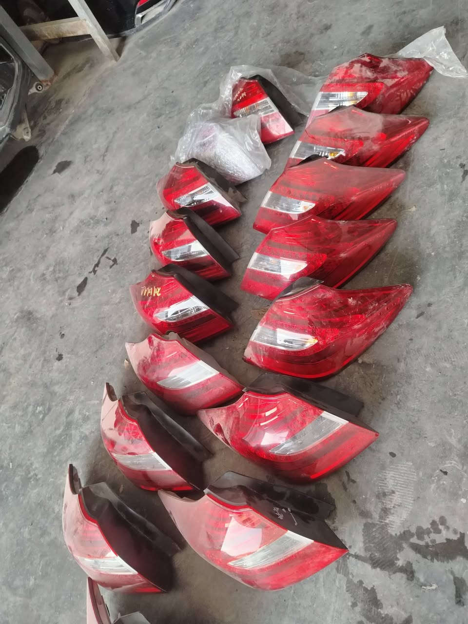 الله مصلي على محمد وآل محمد
يتوفر لدينا قطع غيار السيارات جنيسس من موديل 2009 إلى موديل 20026 كل ما يخص الحنيسس متوفر يمنه
وبأسعار تنافسي متوفر فد وشد داخل لجملون صيانه كامله على سياره داخل الجملون
الديوانيه التقيه الثالثه 
متوفر خدمه توصيل إلى جميع محافظات العراق
***********
