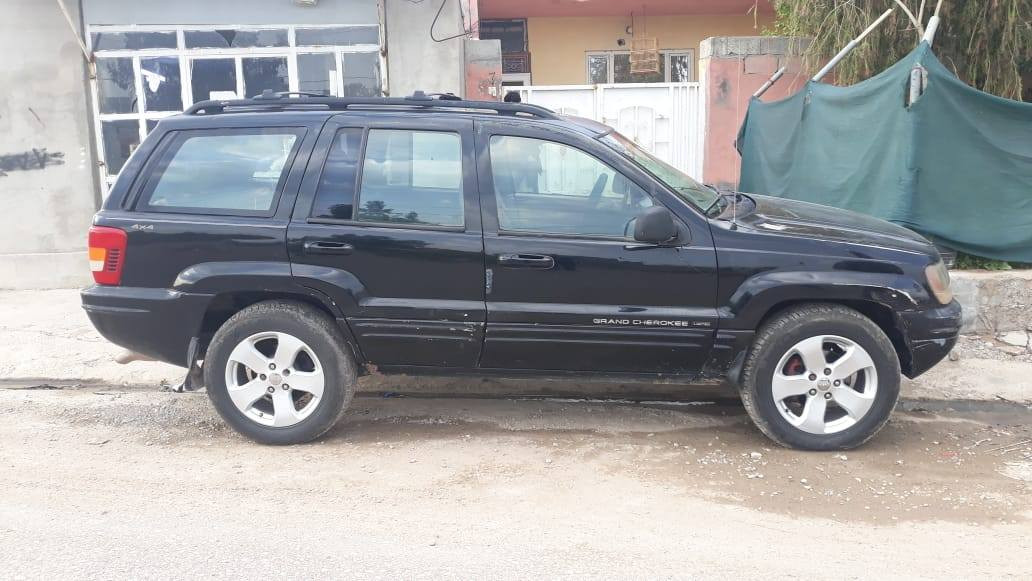 سلام عليكم اخوان جيب شيروكي لمتدد للمراوس فقط موديل 2000 رقم بغداد  8سلندر بلاد كهربايات كلهه شغال جديد تخم تاير جديد للاستفار اتصل ***********
