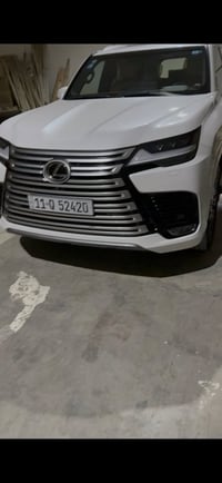 لكزس LX بلاتنيوم • ٤٣٠٠٠ كم • كفالة عامة