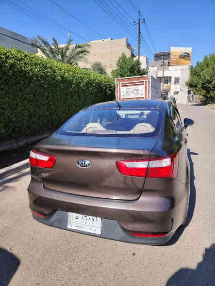 كيا ريو خليجي 2016
بدون حادث وبدون صبغ  وبيها طخات موضحة بالصور، السيارة مال جناي تخم تاير جديد وصدرها الامامي كامل جديد بيها ((((( صوت بالكير))))))
تمشي طبيعي تنميراتها كلها طبيعية بدون تأخير ولا صفنه بس بيها صوت بالبيرنكات.
سبب البيع اني طالب جامعه ماعندي اصرف عليها.
السعر 90 ورقة وبيها مجال للشراي.
مكاني بغداد - السيدية
*********** بغداد
