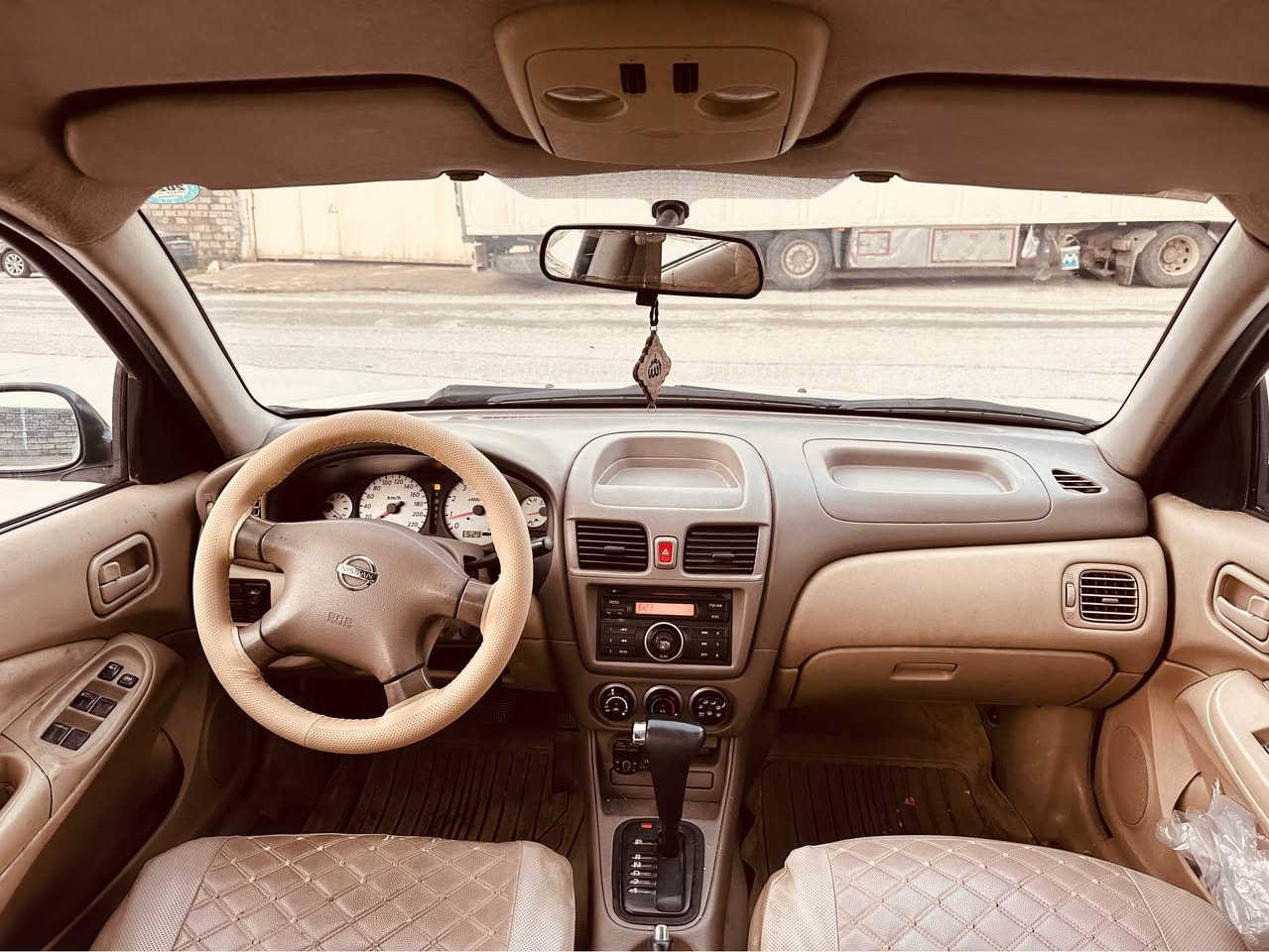 السلام عليكم شباب  اخوان  اكو هاي نيسان صني ياباني موديل ٢٠١٠ سياره الون اييض الثجي سياره ياباني اصلي 
شرط محرك كير مامفتوح ابد و شرط بدون صبغ و بدون تعديل بارد بدون تبديل سياره علي واضع شريكه شرط  سياره جديد مثل صوره ماشي سياره حقيقي ٢٦٠ الفكم 
سياره حلو موجود بسليمانيه  سعر ١١٧ بي مجال قليل 

اتليفون *********** هذا ره قم بي واتساب السليمانية, العراق
