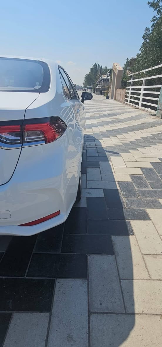 سلام عليكم  للبيع سياره كورولا موديل 2025
شكل الخليجي  تجميع صيني
سيارة ماشيه 7000 زيرو
رقم بغداد بسمي
‎المواصفات
مكينه 1800 هايبرد شحن ذاتي
سلايت
كراسي جلد اصلي+ دركة جلد وحياكه
تحديد مسار طريق + قيادة ذاتيه
قرائة علامات الطريق المرورية
بصمة تشغيل + دخول ذكي  يدة الباب
هاندر بريك بصمة + اوتو هولد
بطاين بوب حياكه  مطرز
كيجات ديجتل
شاشه مسجل +تبريد بيانو + كامره خلفيه دوارة + كار بلي
تبريد قطعتين
لايت زينون عالي ناصي + بروجكتر لد زينون + لد صباحي زينون+ بكلايت لد
حساس اطار + حساس مطر + حساس لايت داينمك عالي ناصي اوتو
ايفو مود + مود درايف + مانع انزلاق
تحكم  الستيرن كامل مع كروس سرعه
ايرباك عدد 10
ويل كب  حجم 16
السعر 155
العنوان بغداد دورة
***********
