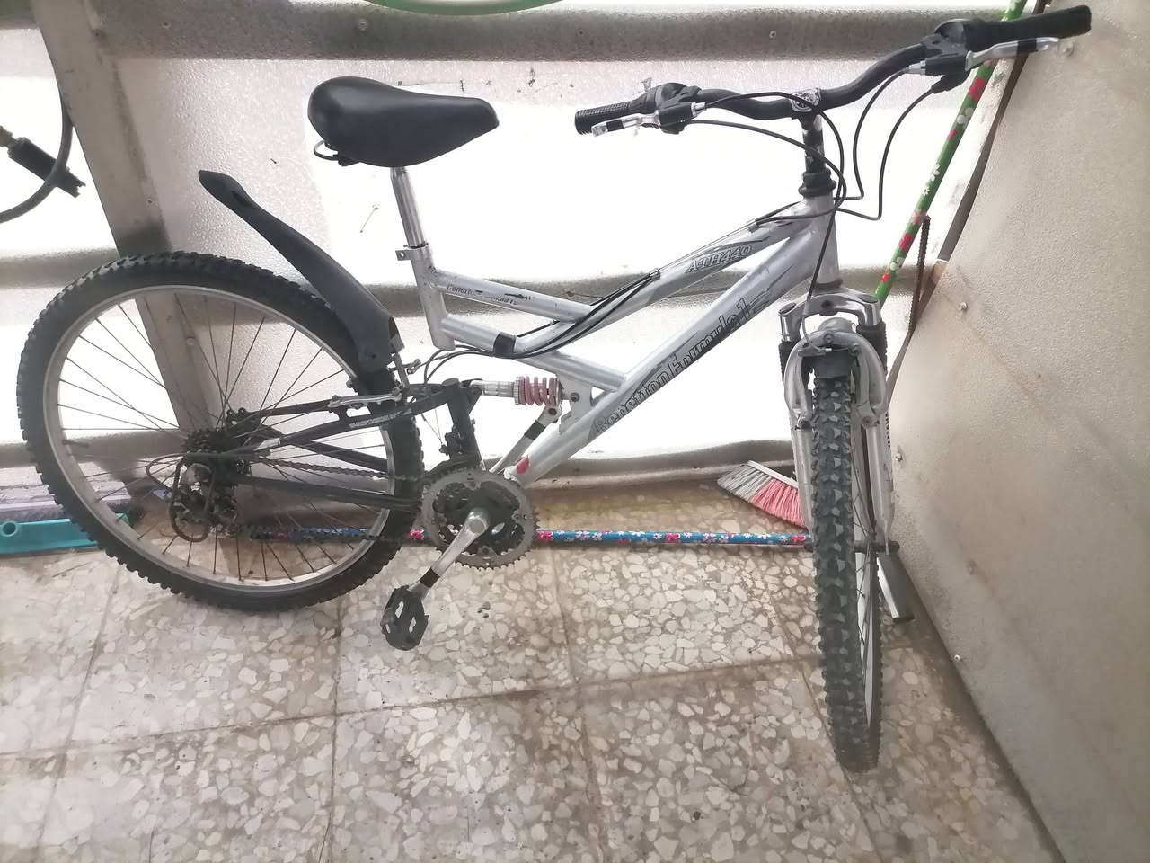 بايسكل جبلي للبيع نظيف 80%وسعره زين مكاني السيديه شارع النخل للاستفسار الاتصال على رقم ***********بي واتساب
