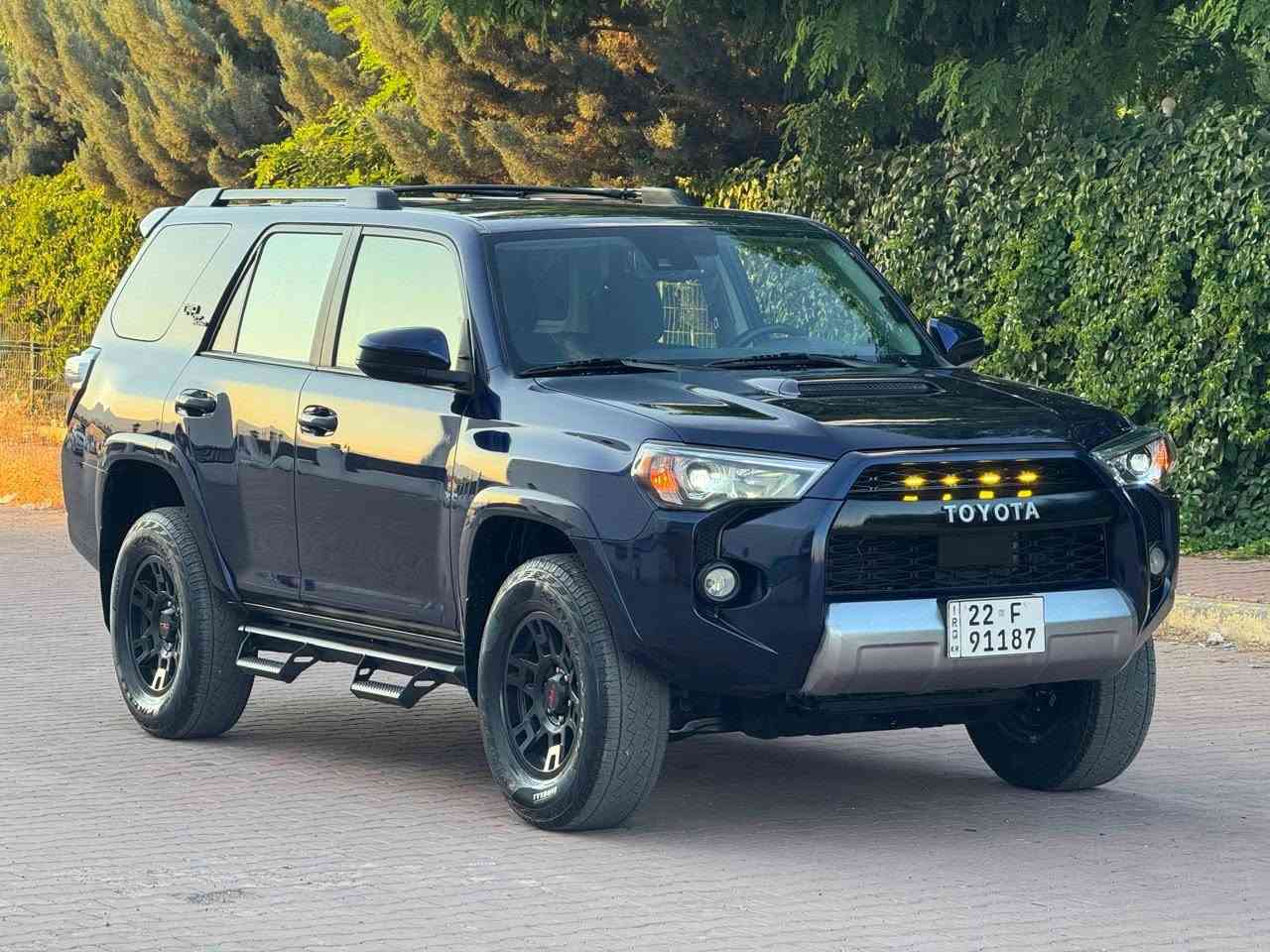 السلام عليكم 
موديل 2023
TOYOTA  4RUNNER TRD Off Road 2023
~ تويوتا 4 رنر  لون نيلي 
~ وارد أمريكا  
~ محرك 6 سلندر  / V6 
~ مواصفات TRD Off Road 
~بصمة 
~رادار امامية و جانبية 
~ دبل أكسله ( 4*4)
~ شاشة كبير  
~   كاميرة خلفية
~ كشن  مغمل كهربائية 
~ داخل اسود 
~تحديد سرعة 
~نظام ECO
~ حجم تايرات١٧ ويل بيلادي 
~ (  5 ) خمسة راكب 
~ ماشي 54 الف ميل
~ سيارة بند و باب خلفي راكب صبغ 
~ ايرباكات  رجع سيستم بيلادي
~سيارة مرقمة بسمي تحويل شرط
~ رقم شانسي موجود في المنشور 
~ سعر( 290  )💰ورقة دولار بيها مجال 🤏
~ مكان عقرة معرض كوره ك 
واتساب   ***********
تلفون 📞 ***********
آخوكم سورداش هركي
