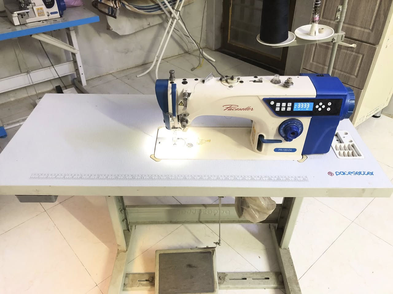 اسلام عليكم عندي اثنين مكاين وحده خياطة والثانية اوفر كلشي اموضح كدامكم الشركة ونظافتهن تجي تخاذهن من البيت كلش نضايفات سبب البيع ما محتاجهن انطيني سعرك واني ارد عليك لا تكسر ابحلال الناس حرام. ***********
