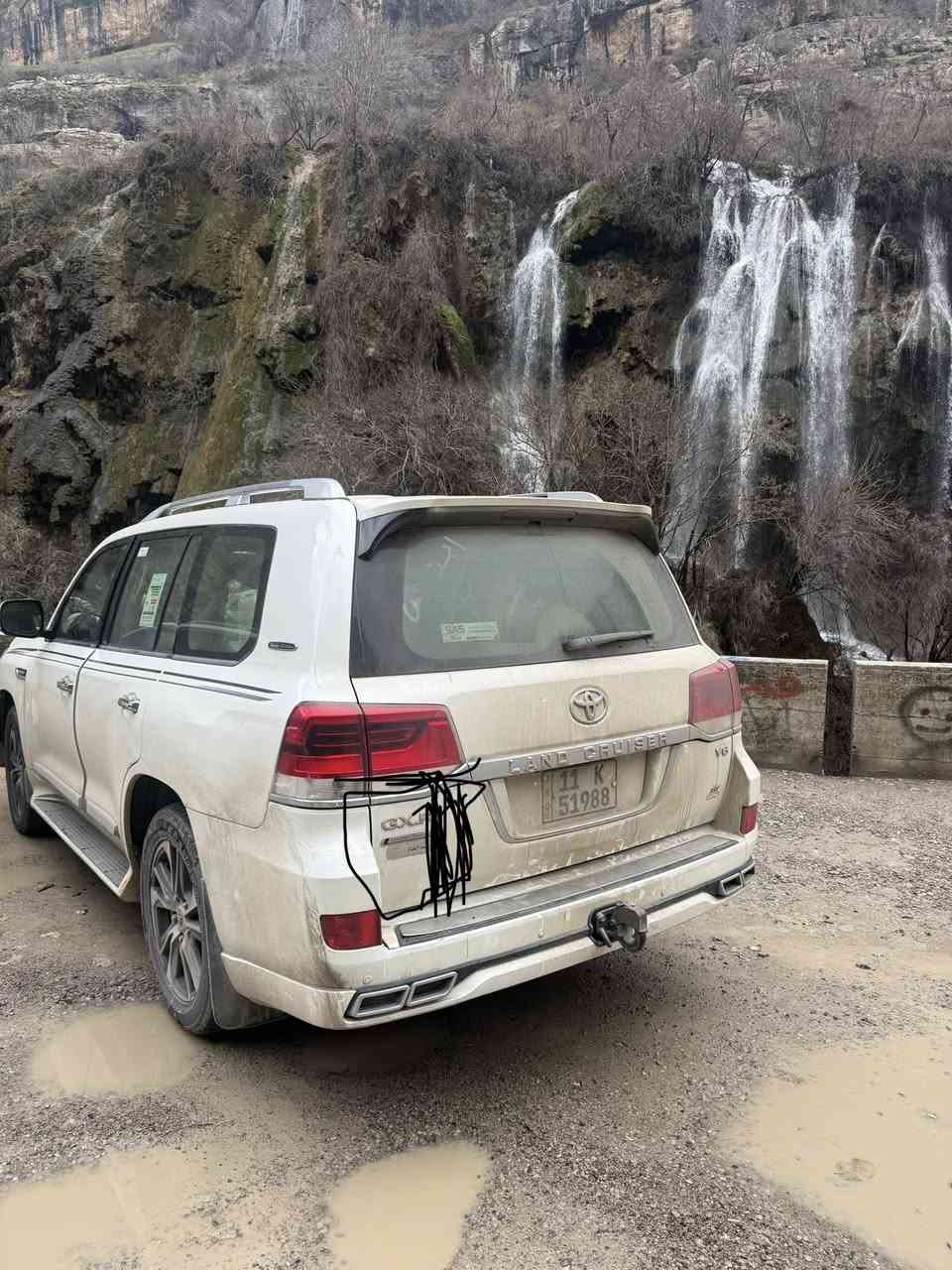 السلام عليكم لاندكروز موديل20 بيها صبغ اشبر ب ل البنيد وبرد بل الباب الخلفي
اشرت ع الصوره مكان الصبغ والبارد سياره جاهزه بسمي ترايها حلو ادامه مسوي للسياره 

مكان السياره سماوه 

*********** 

السعر  50 الف وبي مجال
