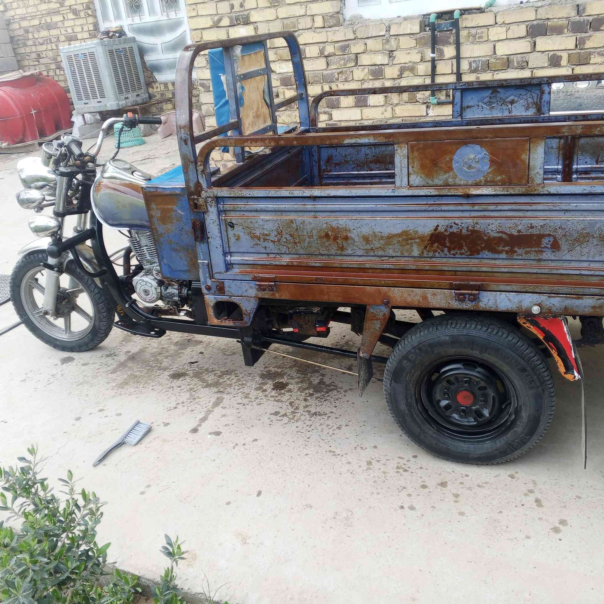 سلام عليكم للبيع موديل 15رقم وسنويه مكان بابل الدبله ***********
