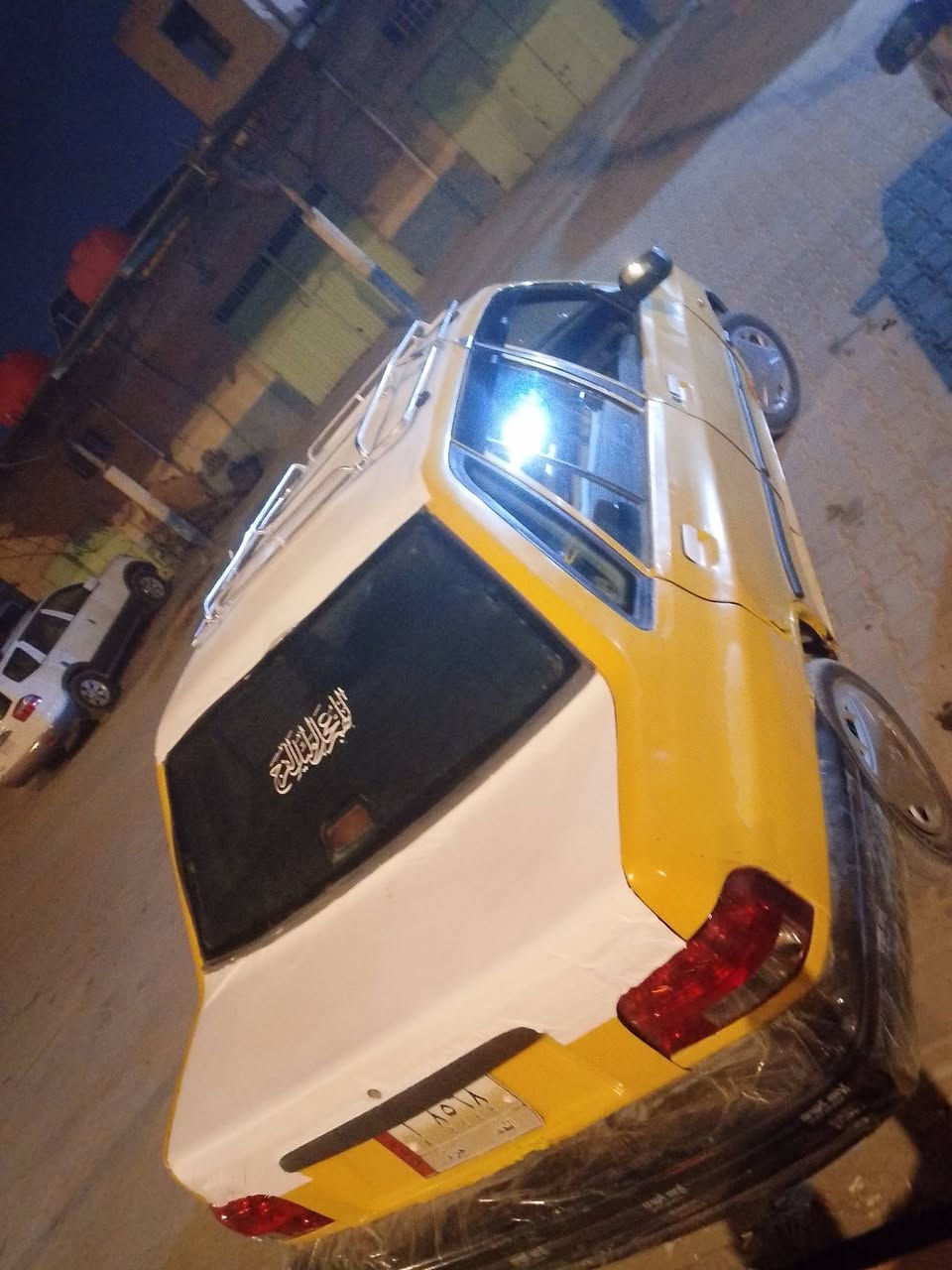 السلام عليكم سايبه للبيع موديل 2011 مكينه كير حداديه دوشمه تخم تاير كله شرط التحويل شوكت مايعجبك اداور مصفرة هيئة وغرامات السعر 18وبيه مجال رقم الهاتف ***********
