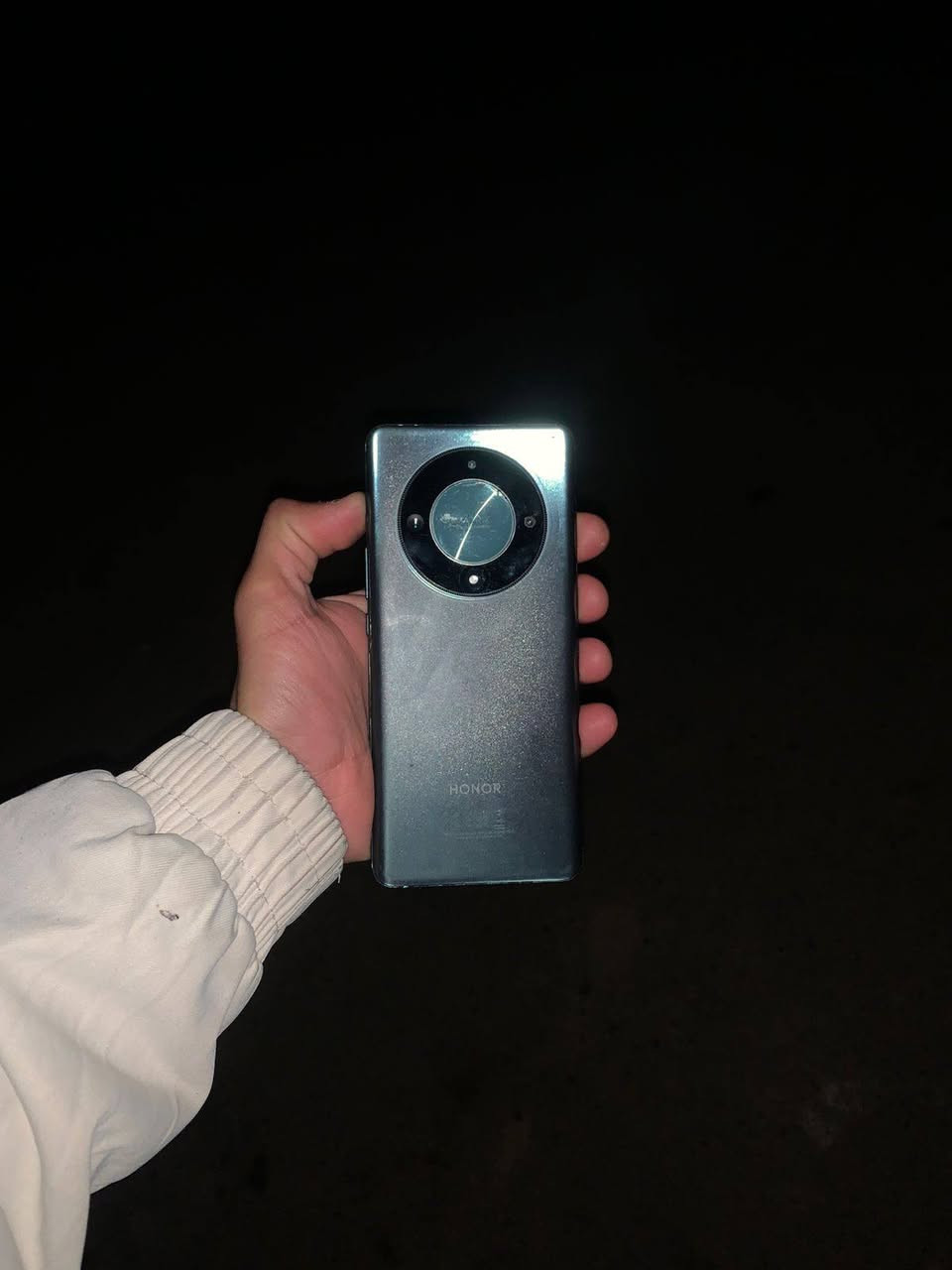 السلام عليكم
 للبيع: HONOR X9b 5G  
بلادي جهاز نضيف بس بي فطور بالشاشه ممأثر ع شي
ذاكره 256 عشوائيه 12
معالج قوي 
بالبوبجي 90 فريم
يرهم مراوس وبيع 
السعر 180 وبي مجال للشرايه

هـ***********
