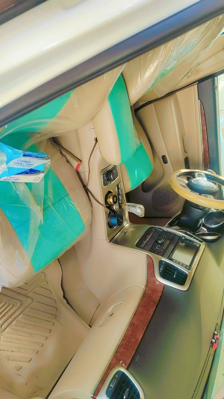 السلام عليكم
جيب ١٣ للبيع فول مواصفات 
يريد يتفضل يتصل على الارقام 
***********
***********
