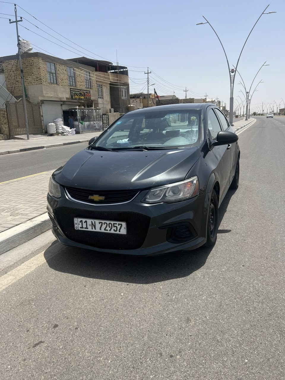 السلام عليكم
سيارة شفرليت سونك وارد أمريكي حادثها البنيد المدكر الصدر حادثها مضروب بامريكا

مكينتها ١٥٠٠ تيربو مكينة وكير خير من الله كمبريسر تبريد وراديتر جُدد سيارة جاهزة من كل شي قبل شهر سويت لها إدامة كاملة، البدي شوف العين 
حداديتها جاهزة الحمد لله 
السيارة رقم بغداد مشروع وطني سنويتها تنتهي ب ٢٠٢٧ راعيها بالتنومة موجود 
السعر ب ٧٨ ورقة وبيها مجال قليل للشراي 

للتواصل ***********
