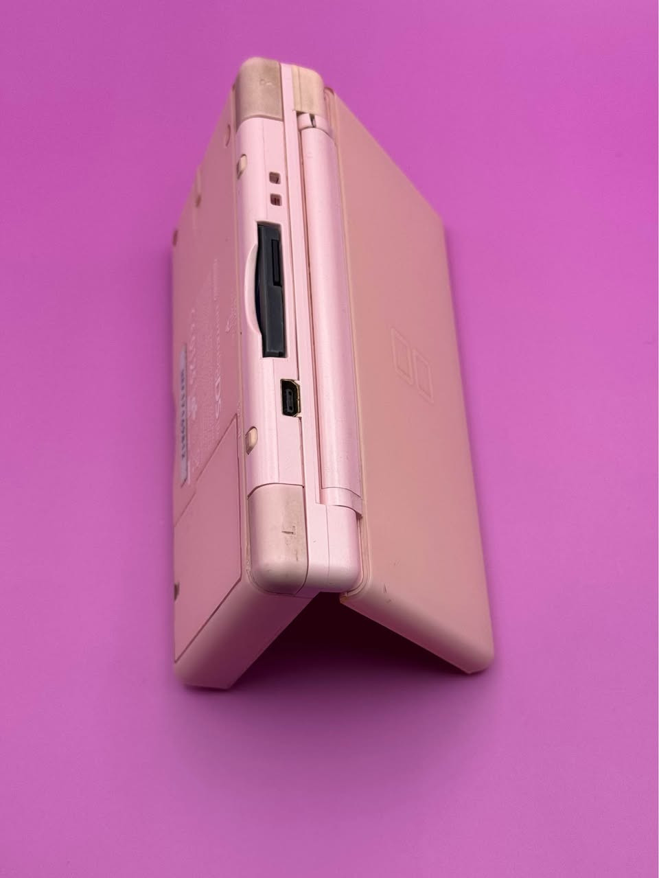 Nintendo DS Lite
جهاز نينتندو دي اس لايت
باللون الوردي المميز 
ملحقات الجهاز
كارت R4 (قطعة التهكير)

رام 32GB يحتوي على الاف الالعاب

القلم الخاص بالجهاز

شاحن الجهاز الاصلي
نظافة عالية تحتوي الشاشة على لاسق
السعر ٧٥ الف 
متوفر توصيل بغداد, العراق


**إذا كنت صاحب هذا الإعلان وتريد حذفه لأي سبب، رجاءا أرسل رسالة إلى الدعم الفني**