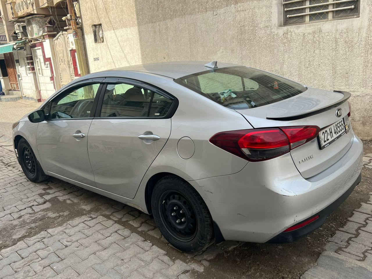 بيع سريع مستعجل ١٠٠ قفل قفل سعر نهائي  السلام عليكم كيا فورتي 2017  امريكي.  ب اسمي رقم اربيل بدون شواصي بدون لغود  بدون دواخل. سونار مرفق مع صور سنويه رقم شاصي هم بلصور  مكان بغداد الكراده  ممتواجد على خاص او واتساب  الاتصال ع رقم ***********
اتصال فقط  بيع فقط بدون مراوس
