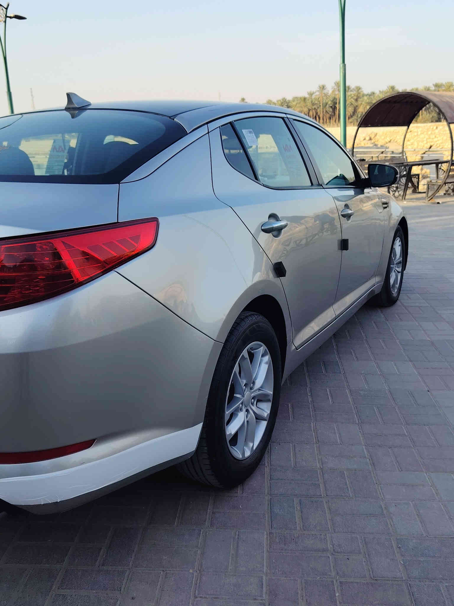 سلام عليكم للبيع او مراوس حسب القناعة كيه اوبتما 
موديل 2013 امريكي 
محرك وكير تبريد كفاله
 محرك 2400 GDi
لون سلفر 
وارد امريكي ضرها فقط البنيد الباقي كفاله 
بدون ايرباك
ماشية 120
سونار موجود بل منشور 
  رقم بغداد تحويل مباشر السعر113 بيها مجال
العنوان الانبار قضاء هيت *********** /***********
