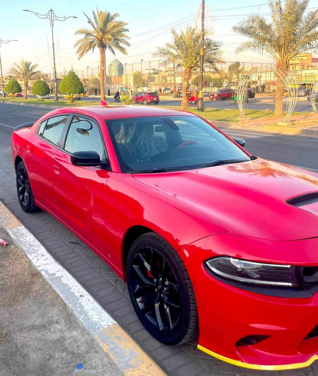 السلام عليكم
دوج جارجر 2023
رقم بغداد
مواصفات sxt
سيارة ماشيه 38 
سيارة بوضعية الشركه جديدة بشكل
سونرها موضح بالصور حادثها بسيط
تبديل بنيد وبارد بالجاملغ فقط
باقي سيارة كفاله من كلشي تراي مال زيرو
مكان السيارة بغداد
السعر 240 وبيها مجال 
للاستفسار ***********
