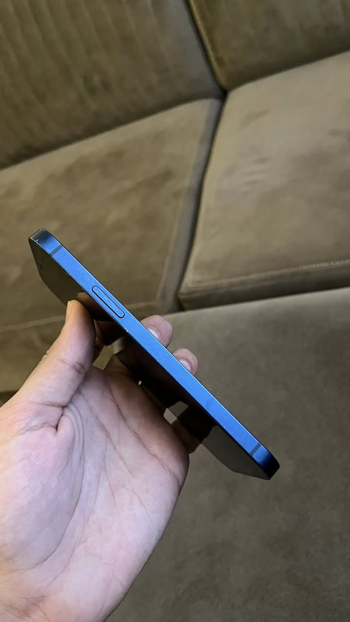 ايفون 12 العادي ذاكره 128 نموذج M بطاريه 75 الجهاز كامل ونضيف مع الكارتونه السعر 280 الف واتساب(***********)
(ممبدل بي اي شي)
ملحقاته (بور+شاحنه+كفرات ثنين+كارتونه الجهاز)
