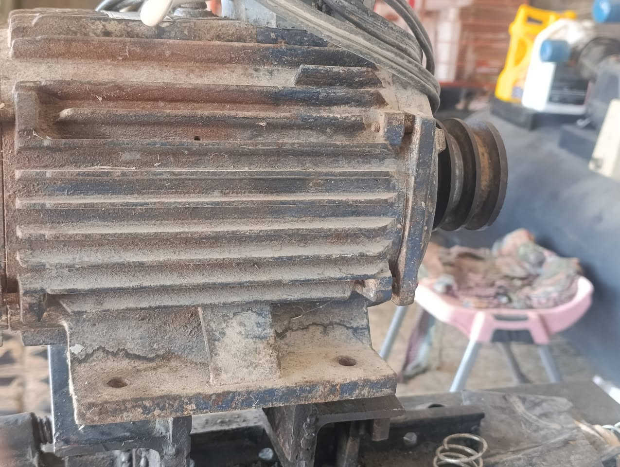 السلام عليكم ماطور كهربائي 5 حصان سنكل شرط شغل مكاني ديوانيه رقم الهاتف ***********

