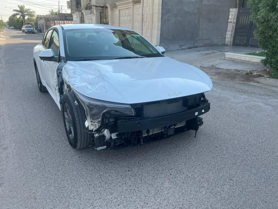 سلام عليكم

KIA K4 2025LX S فئة 

السياره  تحكم ستيرن

 تثبيت سرعه

 تحديد مسار 

توقف ذاتي 

تشغيل عن بعد 

شاشه متصله تبريد تحكم من الشاشه 

اوتو هولد وهاند بريك دكمه

لون ابيض مميز

السياره بدون ايرباك

حادثة جداً بسيط موضح بالصوره  فقط جاملغ تصليح وباب  
وحافة البنيد

ماشيه 8 الف km

رقم بغداد  

السعر185وبية مجال

رقم ***********
