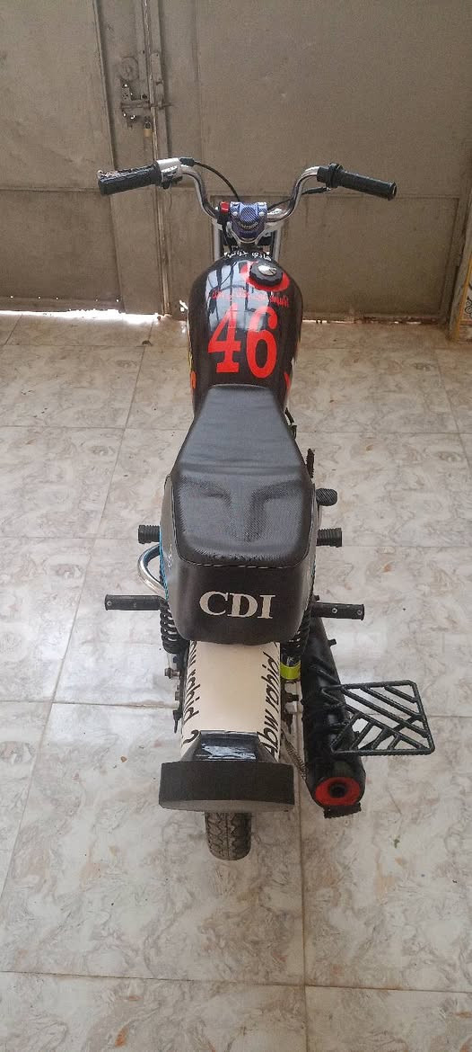 السلام عليكم دراجه تعمير غراظ كله اصلي دراجه واحد ع واحد شاصي 2021 نامه اصلي
أوراق اصولي  عدد 6اوراق  تعميره جديده  مكينه انتنس ما مفتحوه تفيلس فقط  فصله بيه فول  
مكان السدير  ***********
