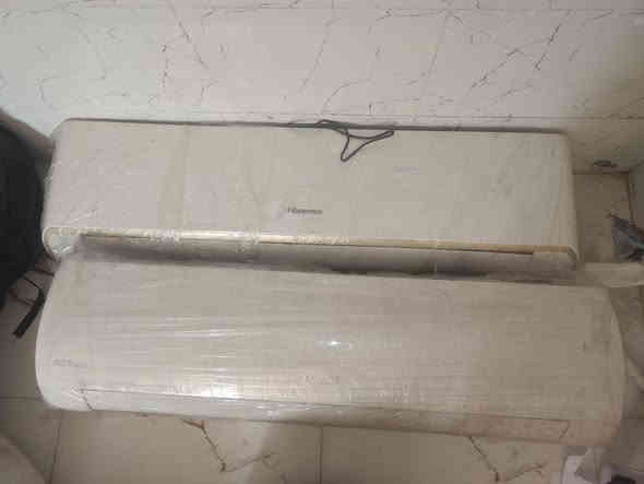 السلام عليكم 
سبالت عدد ( 2 ) مستخدمات الاول هايسنس والثاني توسوت 2 طن تدفئة وتبريد قيم بما يرضى الله الموقع كربلاء للاستفسار موجود خاص او رقم تلفون ☎️ ***********
