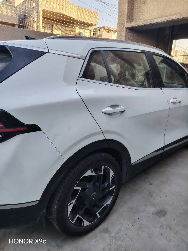 للبيع: كيا سبورتاج 2024 - فئة LX (قمارة حديد)
​الحالة: زيرو (Zero Mileage).
​المحرك: 4 سلندر، سعة 2.0 لتر.
​اللون: [اكتب لون السيارة].
​أبرز المميزات:
​سقف حديد (بدون فتحة سقف).
​شاشة لمس قياس 8 بوصة تدعم Apple CarPlay و Android Auto.
​كاميرا خلفية عالية الدقة مع حساسات ركن.
​تشغيل عن بعد + بصمة.
​مثبت سرعة (Cruise Control).
​أنظمة الأمان: ABS, ESC, وسائد هوائية
حي العامل
***********
