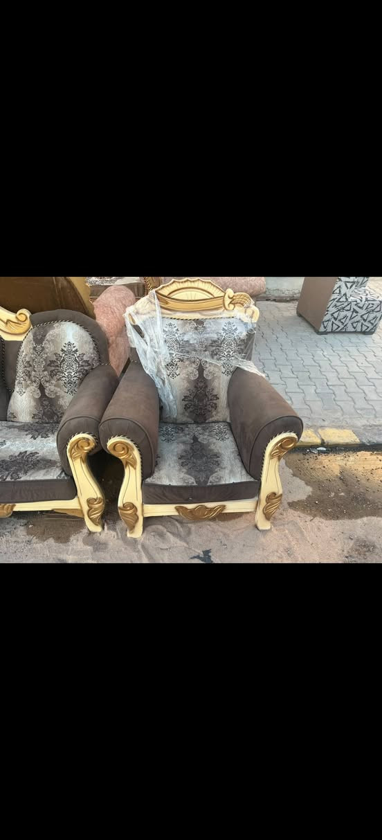 السلام عليكم ورحمة الله وبركاته🌹
توفر تخم ملكي 👑 تركي 
المواصفات: 
١٠ مقاعد 
٨ كوشات هديه 
🤛وبس بـ 475 شتردون بعد 🤜
متوفر عدنه مراوس


**إذا كنت صاحب هذا الإعلان وتريد حذفه لأي سبب، رجاءا أرسل رسالة إلى الدعم الفني**