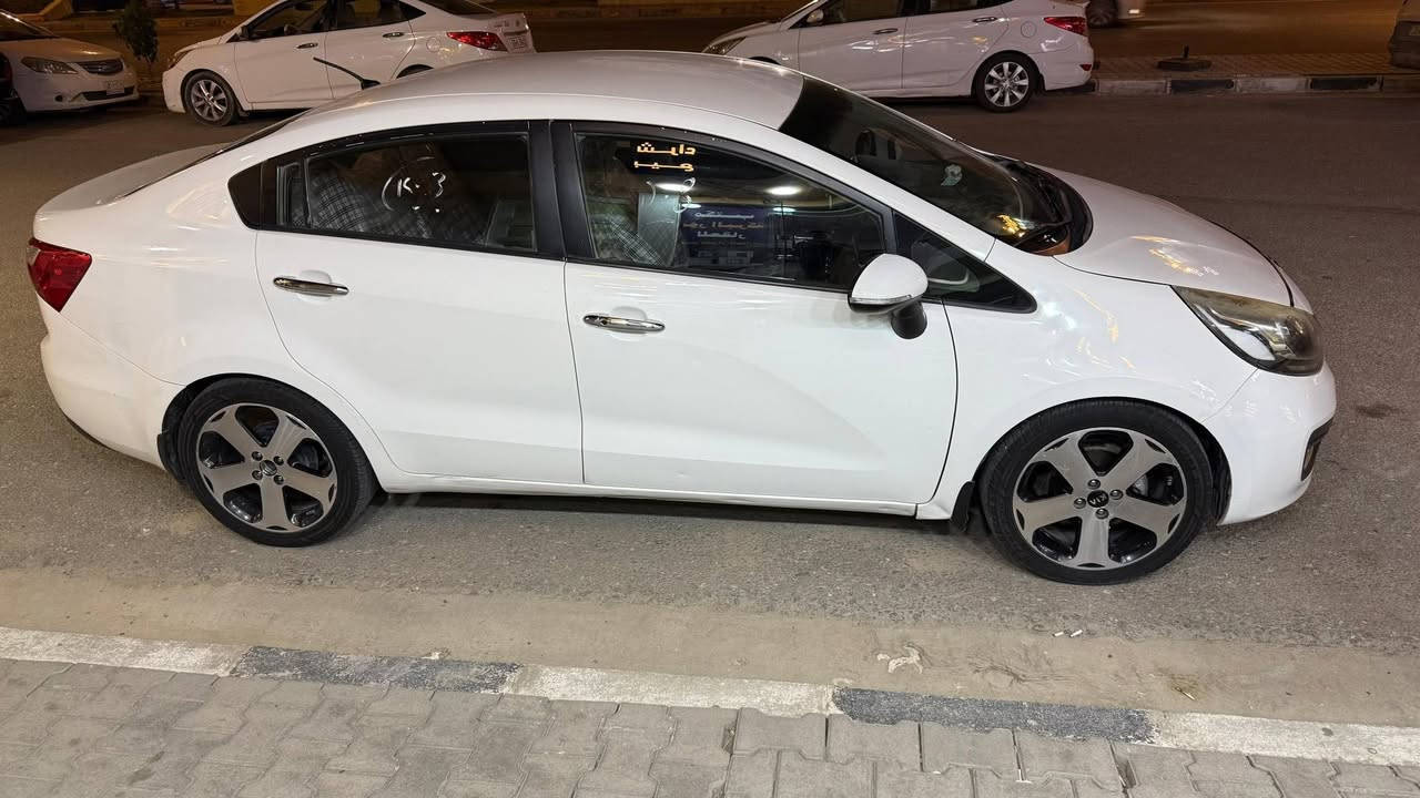 كيه ريوو مديل 13 اربيل دولي مكفوله من الضربه  جاهز من تبريد ثلج وتخم تاير وحداديه كير مكينه خير من الله سياره بلاديه فقط جراد قليل بالقماره السعر
 95وبيه مجال مكاني نجف الشراي يتصل *********** محرك 1600 خطرتين
