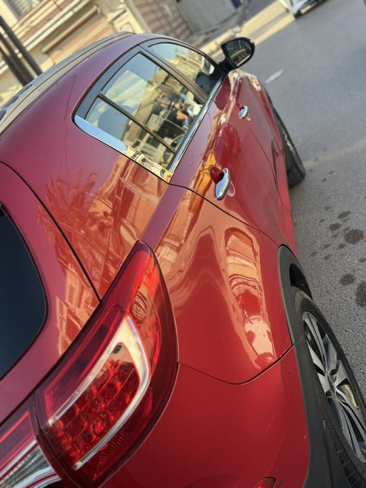 السلام عليكم ورحمة الله وبركاته
سبورتج 2013 خليجي مكفولة من التبديل والصبغ 
(بيها شخوط قليلة وبيها بارد بسيط وجراد بسيط بالقمارة فقط)
ماشية 140 كيلومتر 
مواصفات شاشة مثل ماموضح بالصور 
مرايات شفط /حساسات خلفية 
السيارة نظيفة وحلوة 
سعرها 133 وبيها مجال ان شاء الله 
***********
