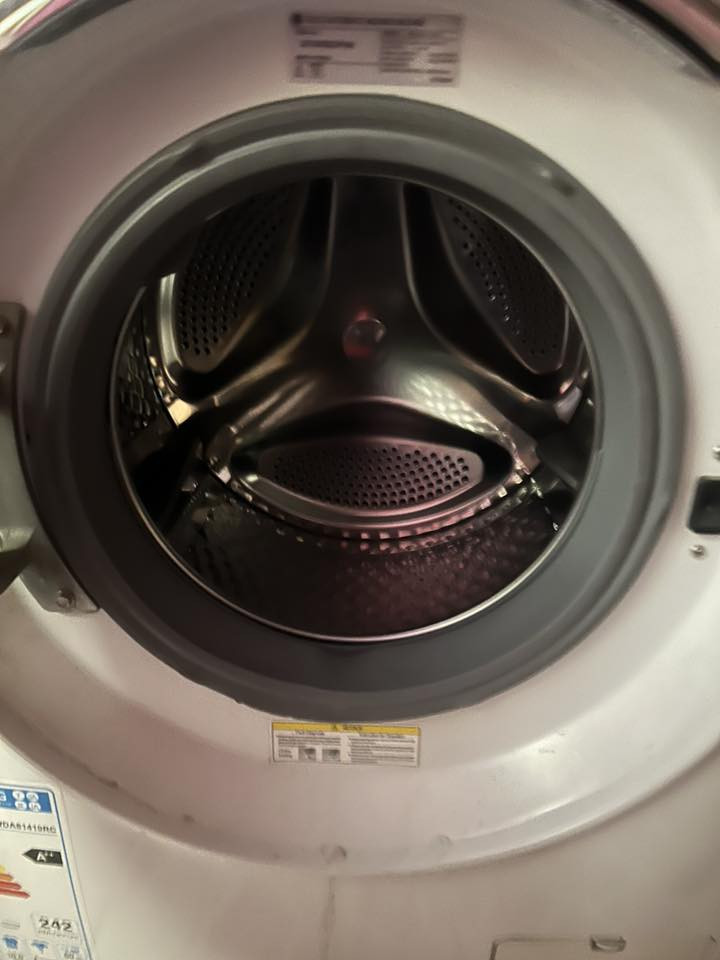 غساله اوتماتيك نوع LG للبيع
10 كيلو سعرها 300 عنواني شهيدان زرگته
***********
