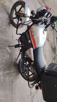 دايون كلاسك للبيع دراجه مكفوله و اوراق اصولي  مكينه ما مفتوحه كهربائيا...